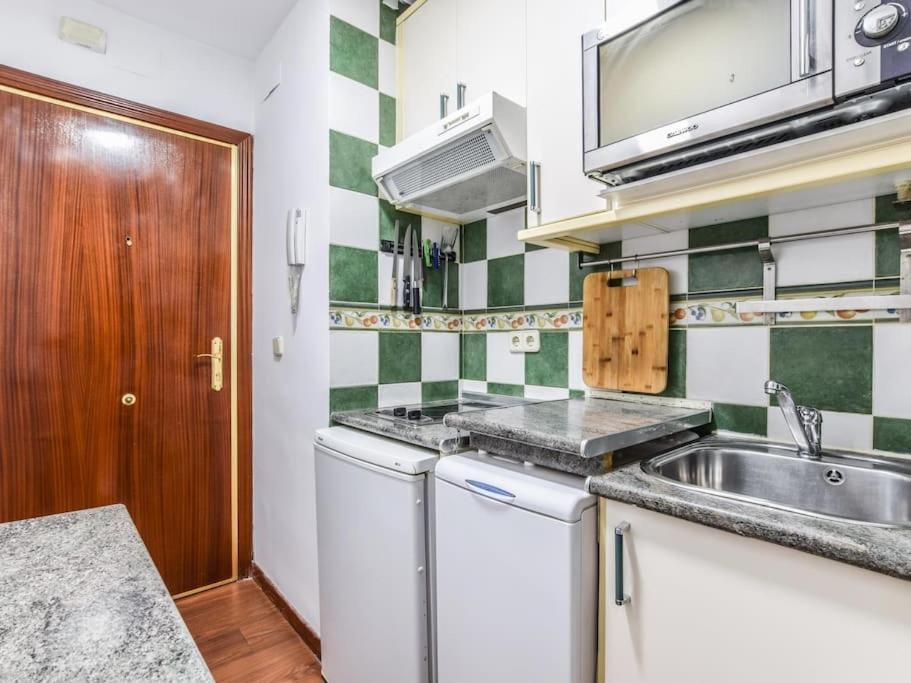 شقة مدريد  في Apartamento Puente De Segovia المظهر الخارجي الصورة