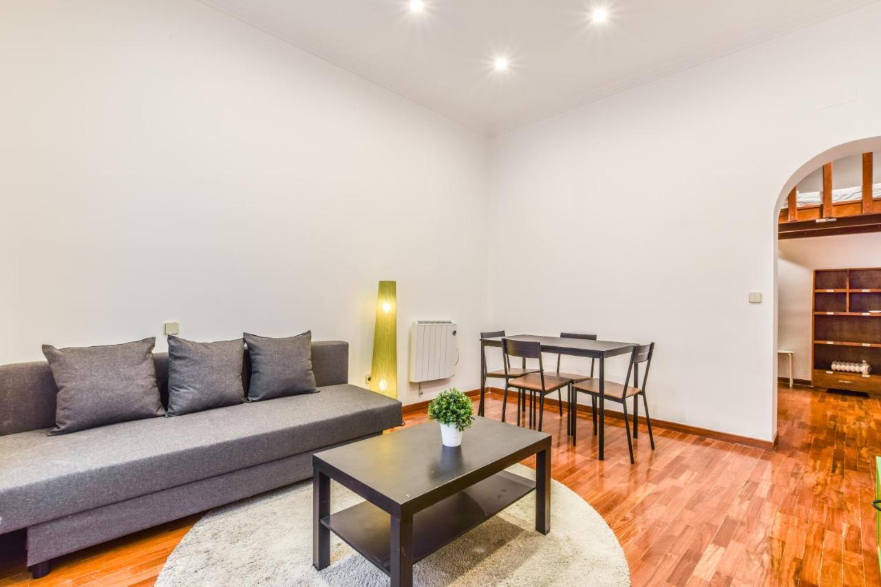 شقة مدريد  في Apartamento Puente De Segovia المظهر الخارجي الصورة