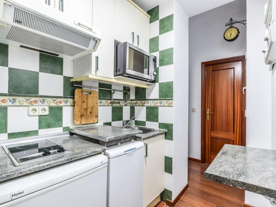 شقة مدريد  في Apartamento Puente De Segovia المظهر الخارجي الصورة